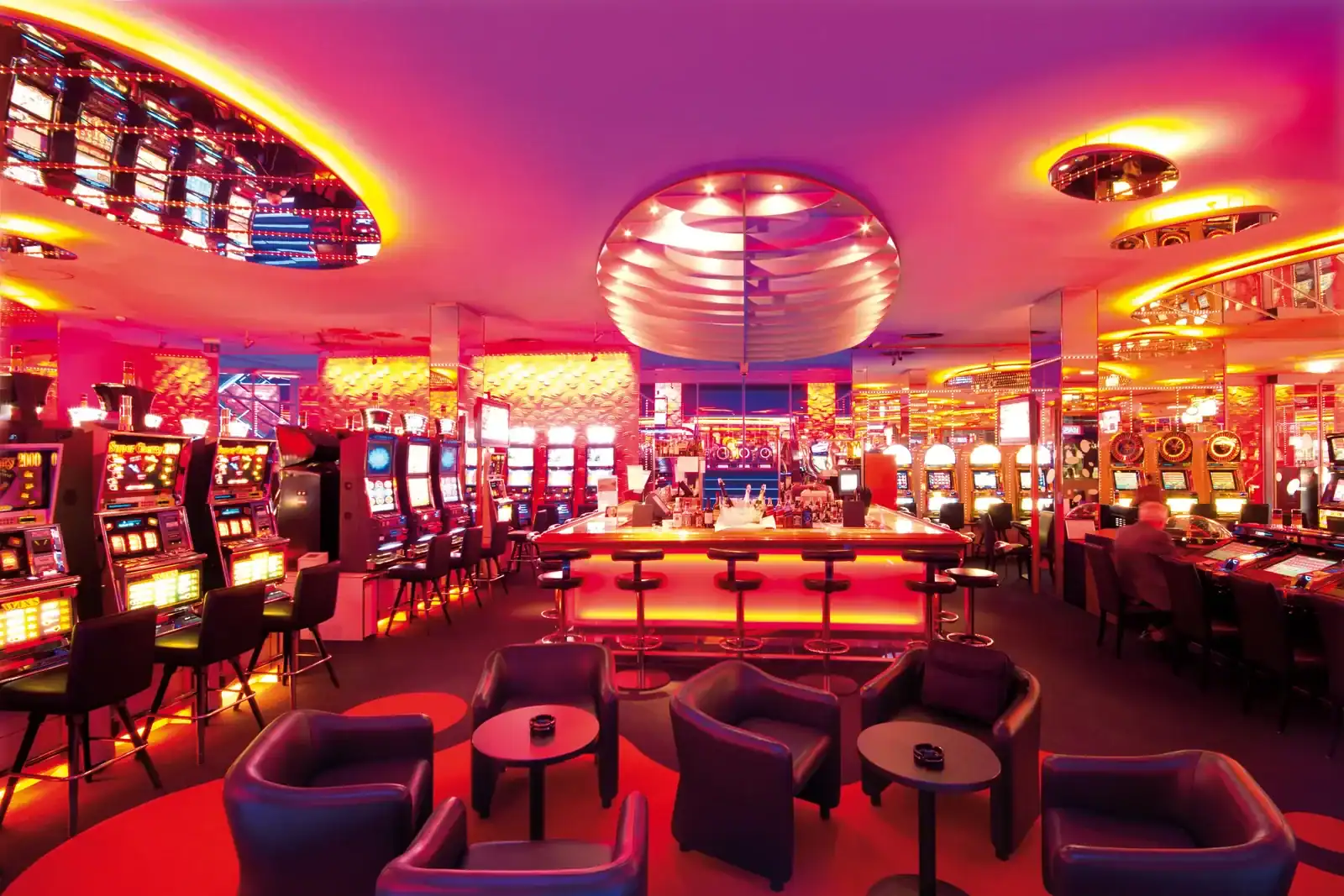 Salle des machines à sous du Grand Casino Baden
